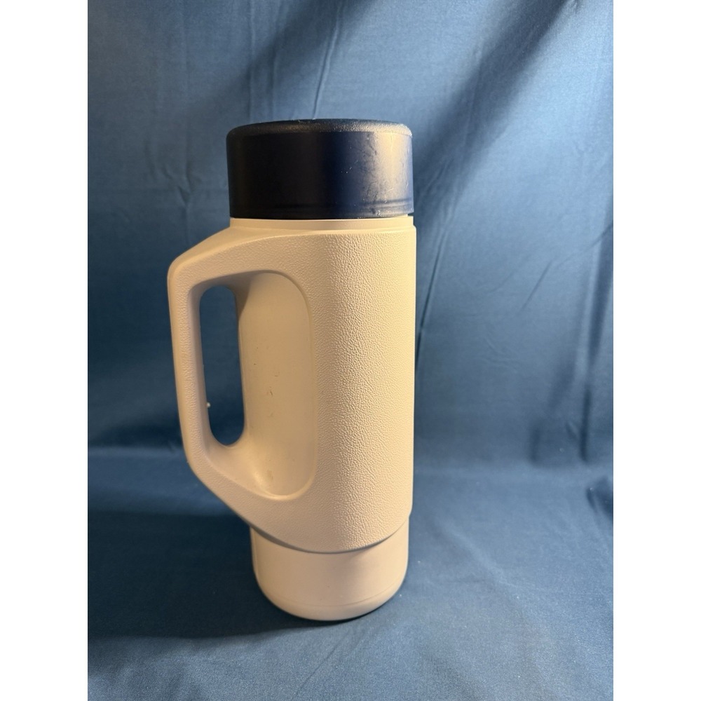 THERMOS MODEL #4415 Vintage Insulated Liquid Very Clean W/ Handle